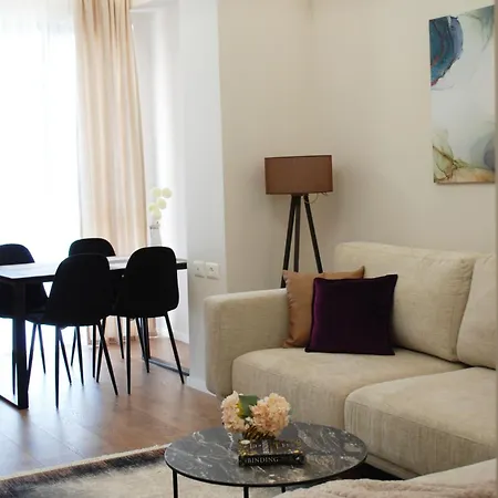 Lindi's 8/3 Apartmán